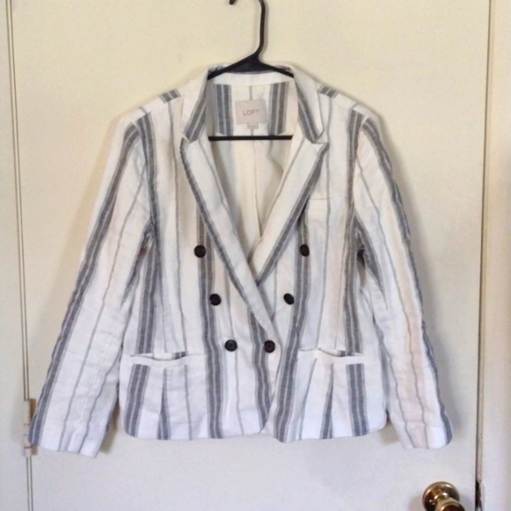 Double-breasted cropped striped blazer